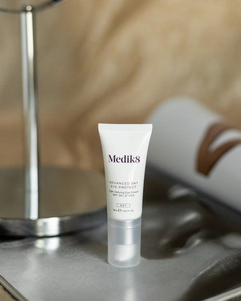 Инновационный дневной крем для кожи вокруг глаз с SPF 30 Medik8 Advanced Day Eye Protect SPF 30 15 ml 001777 фото