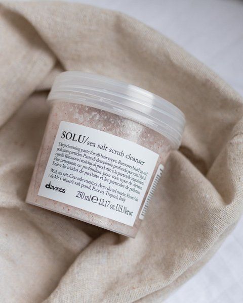 Скраб для шкіри голови з морською сіллю Davines SOLU Sea Salt Scrub 250 ml 001831 фото