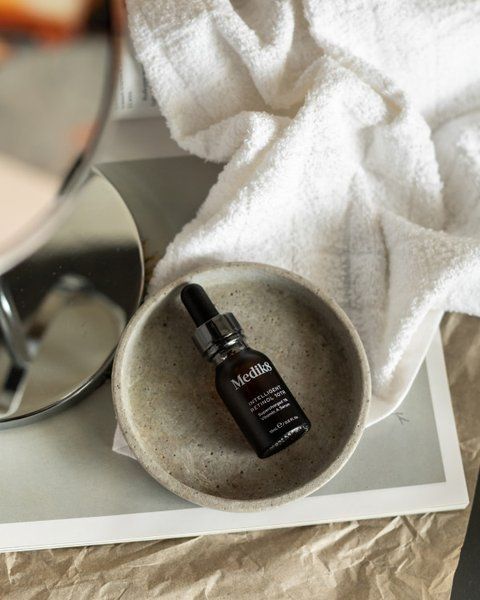 Сироватка з ретинолом 1% Medik8 Intelligent Retinol 10TR 15 ml 001783 фото
