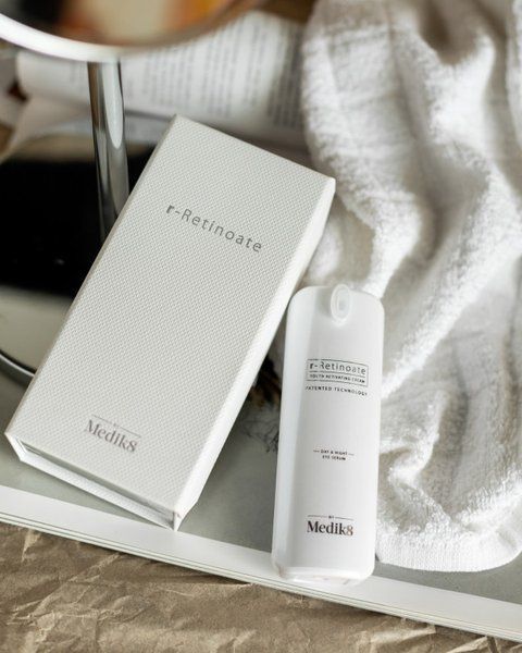 Омолоджувальна сироватка для шкіри навколо очей Medik8 r-Retinoate Day & Night Eye Serum 15 ml 001788 фото