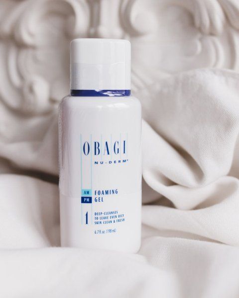 Гелеобразное очищающее средство для нормальной/жирной кожи Obagi Medical Nu-Derm Foaming Gel 200 ml 001173 фото